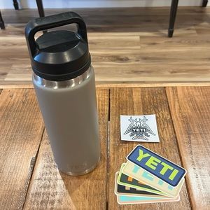 Yeti 26oz Rambler Bottle with Chug Cap Sharptail Taupe